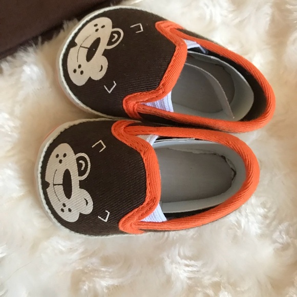 2 piece Baby Monkey Shies And Beanie Cap - Picture 3 of 8